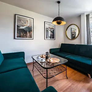 https://rent-like-home-biskupia-6.hotelswroclaw.com